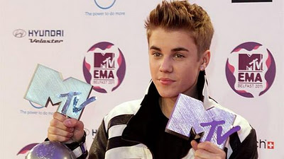 Justin Bieber triunfa en los EMA