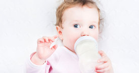 Aprende a elegir el tipo de leche ideal para tu bebé