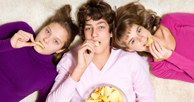 Controlar y evitar el ansia de comer de un adolescente